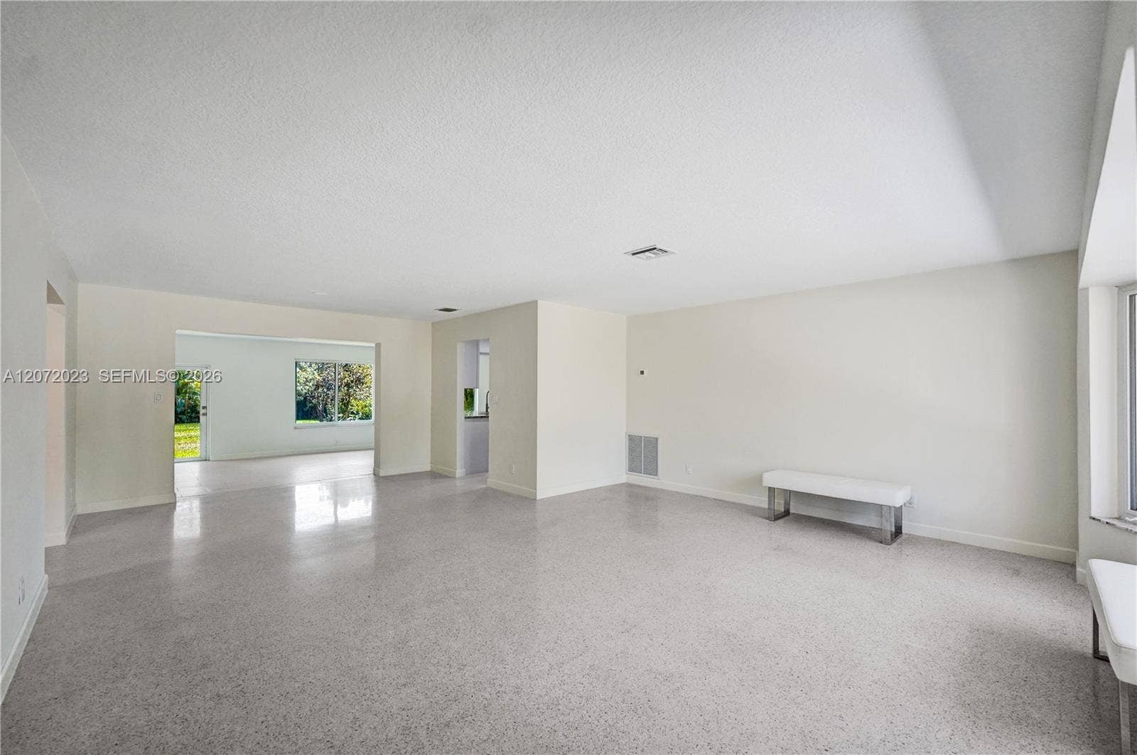 1524 NE 37th Street, Oakland Park, FL 33334 Photo 19
