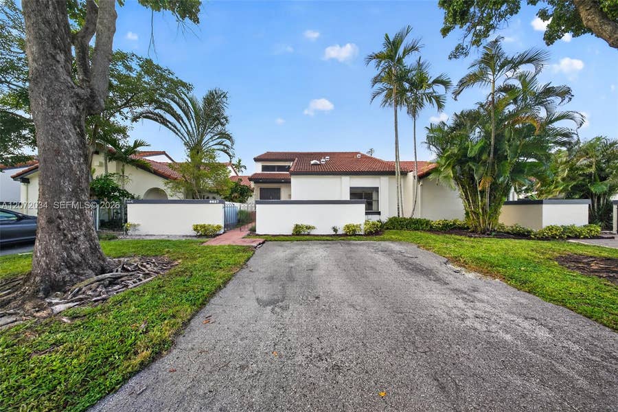 Property photo for 6637 NW 181st Lane, Hialeah, FL