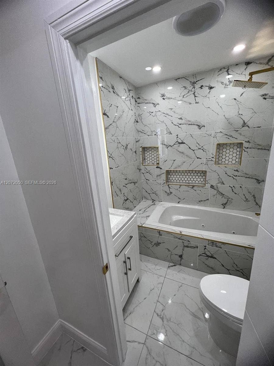 5090 SW 9th Court, Plantation, FL 33317 Photo 13