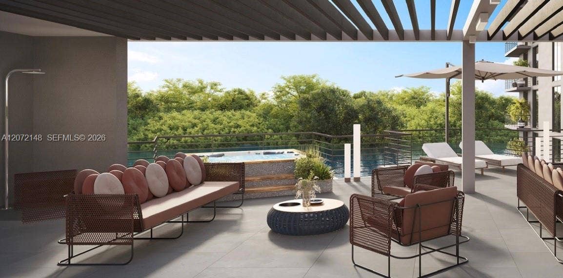 18550 NE 23 Court, #205, Miami, FL 33180 BBQ and Jacuzzi Terrace