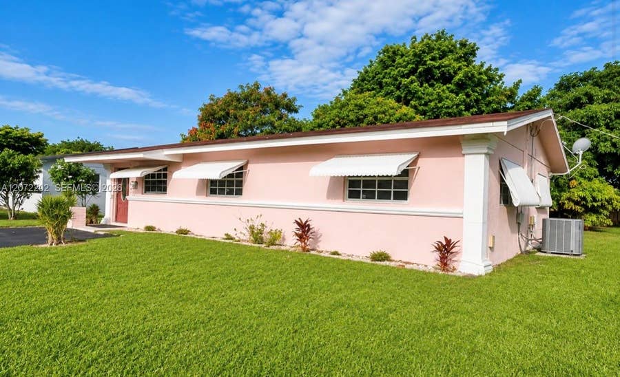 Property photo for 2221 NW 30th Way, Fort Lauderdale, FL