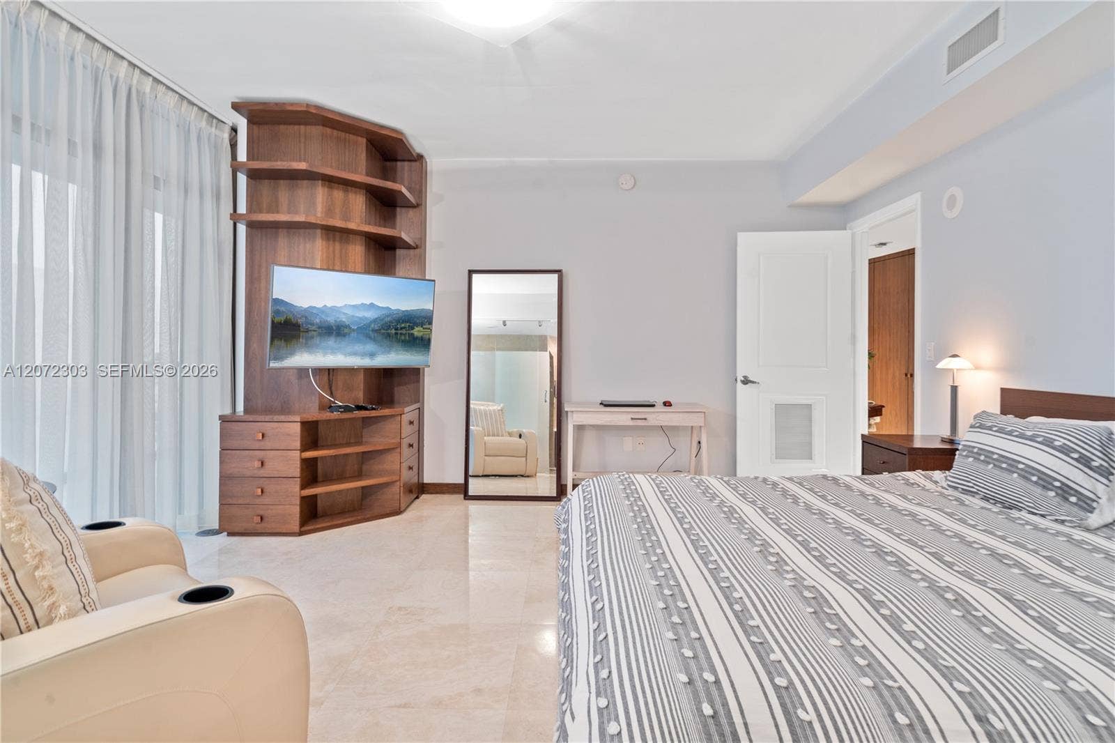 3737 Collins Avenue, #S-701, Miami Beach, FL 33140 Photo 14