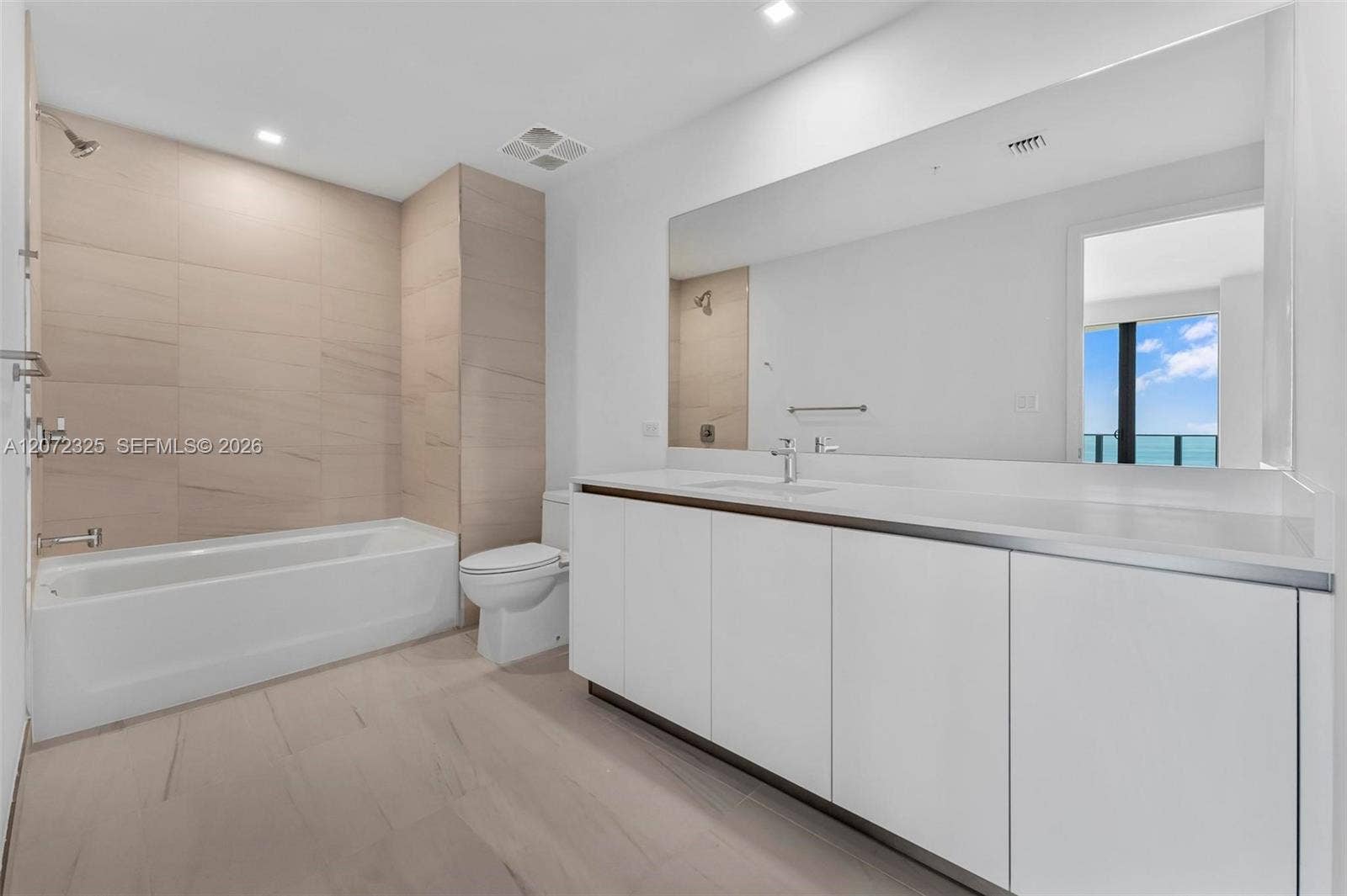 900 N Ocean Boulevard, #1202, Pompano Beach, FL 33062 Guest bathroom #1