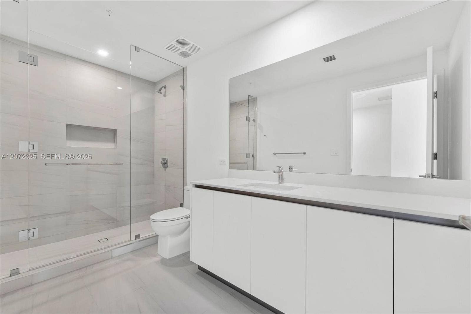 900 N Ocean Boulevard, #1202, Pompano Beach, FL 33062 Guest bath #2