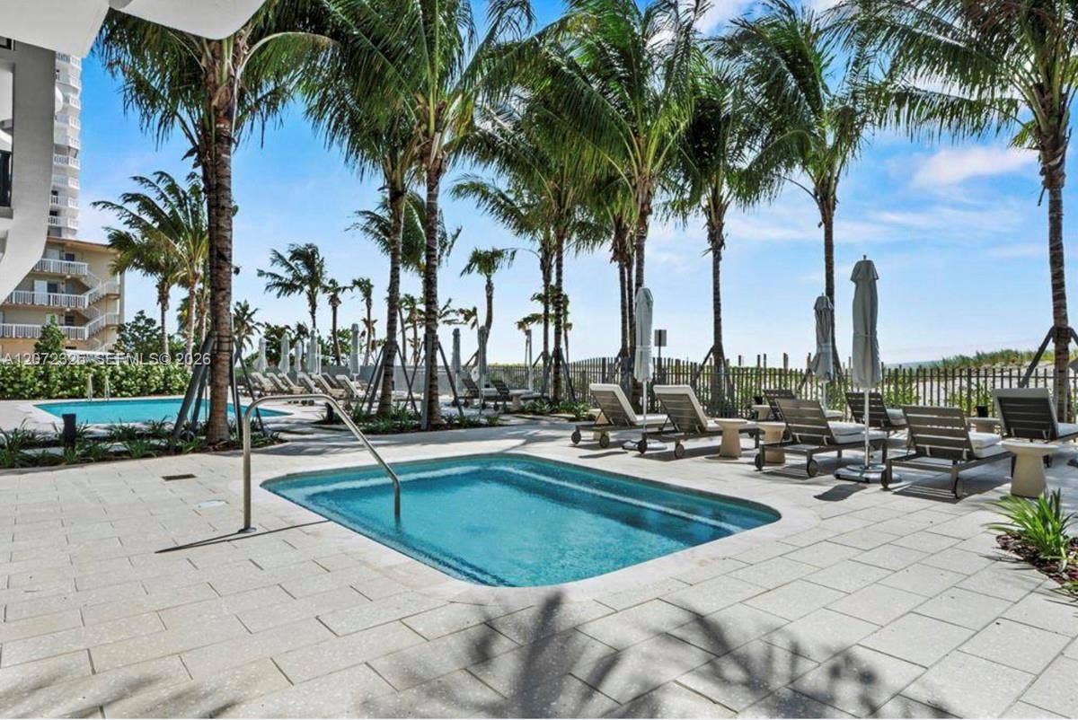 900 N Ocean Boulevard, #1202, Pompano Beach, FL 33062 Social Whirlpool