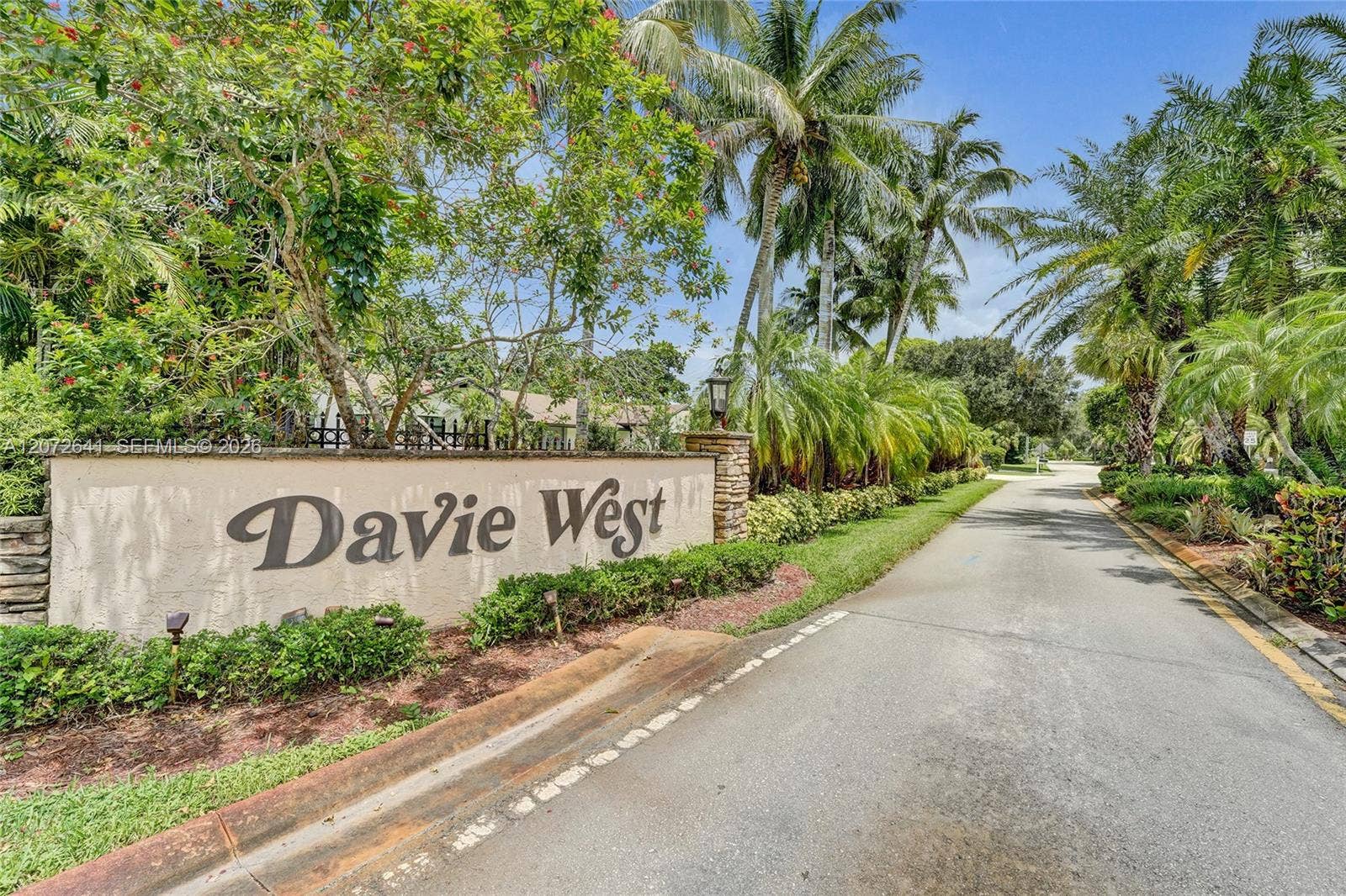 10880 SW 25th Street, Davie, FL 33324 Photo 100