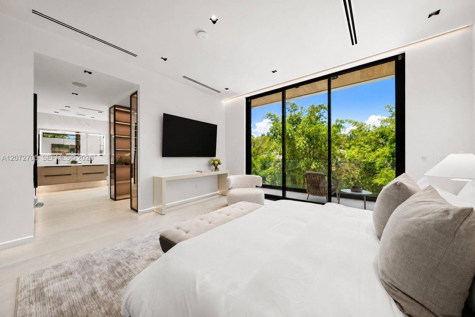 Miami Beach, FL 33141 Photo 30