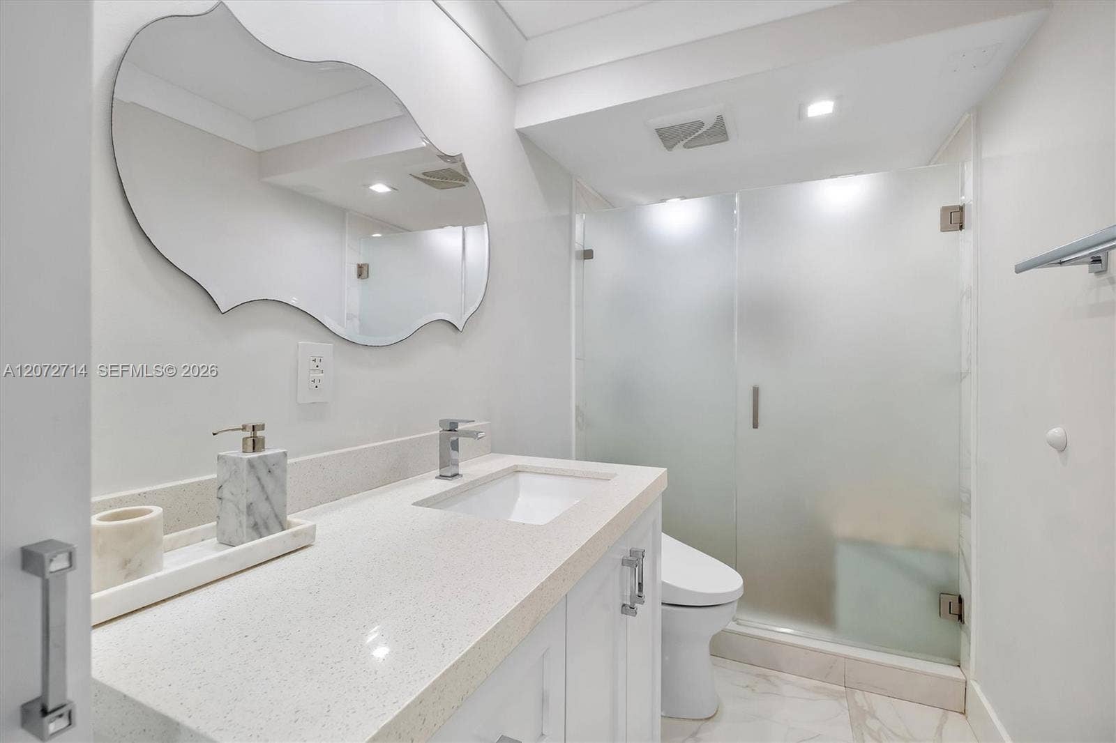 5555 Collins Avenue, #16B, Miami Beach, FL 33140 Photo 19