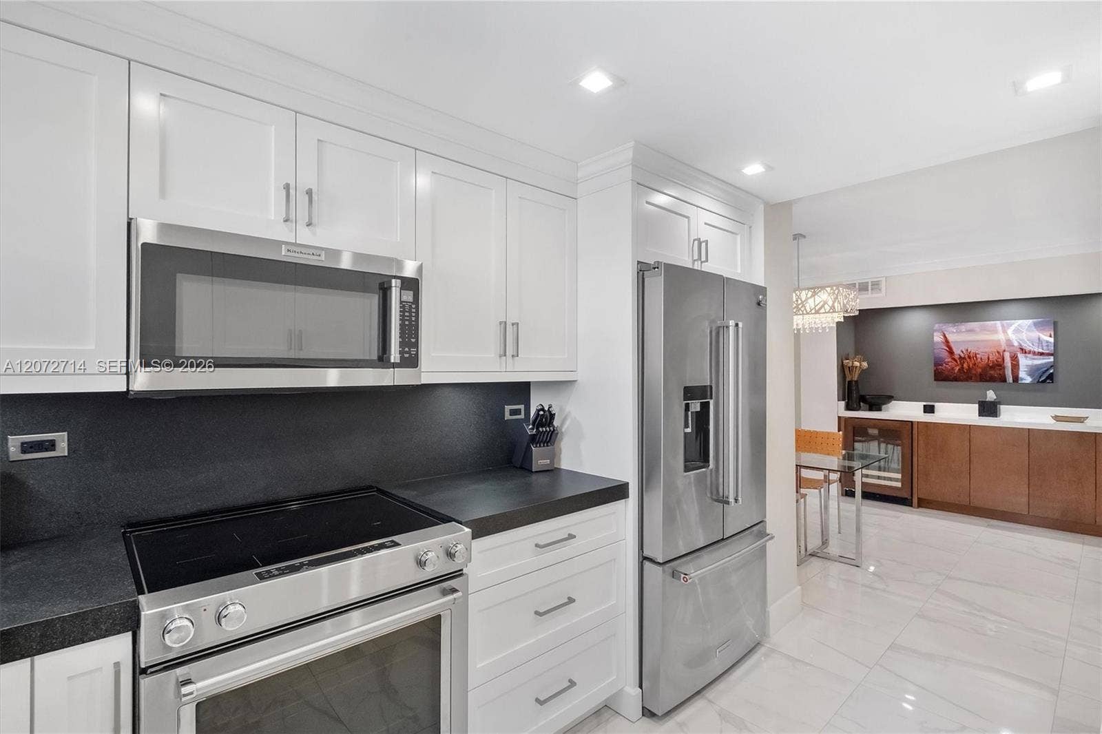 5555 Collins Avenue, #16B, Miami Beach, FL 33140 Photo 9