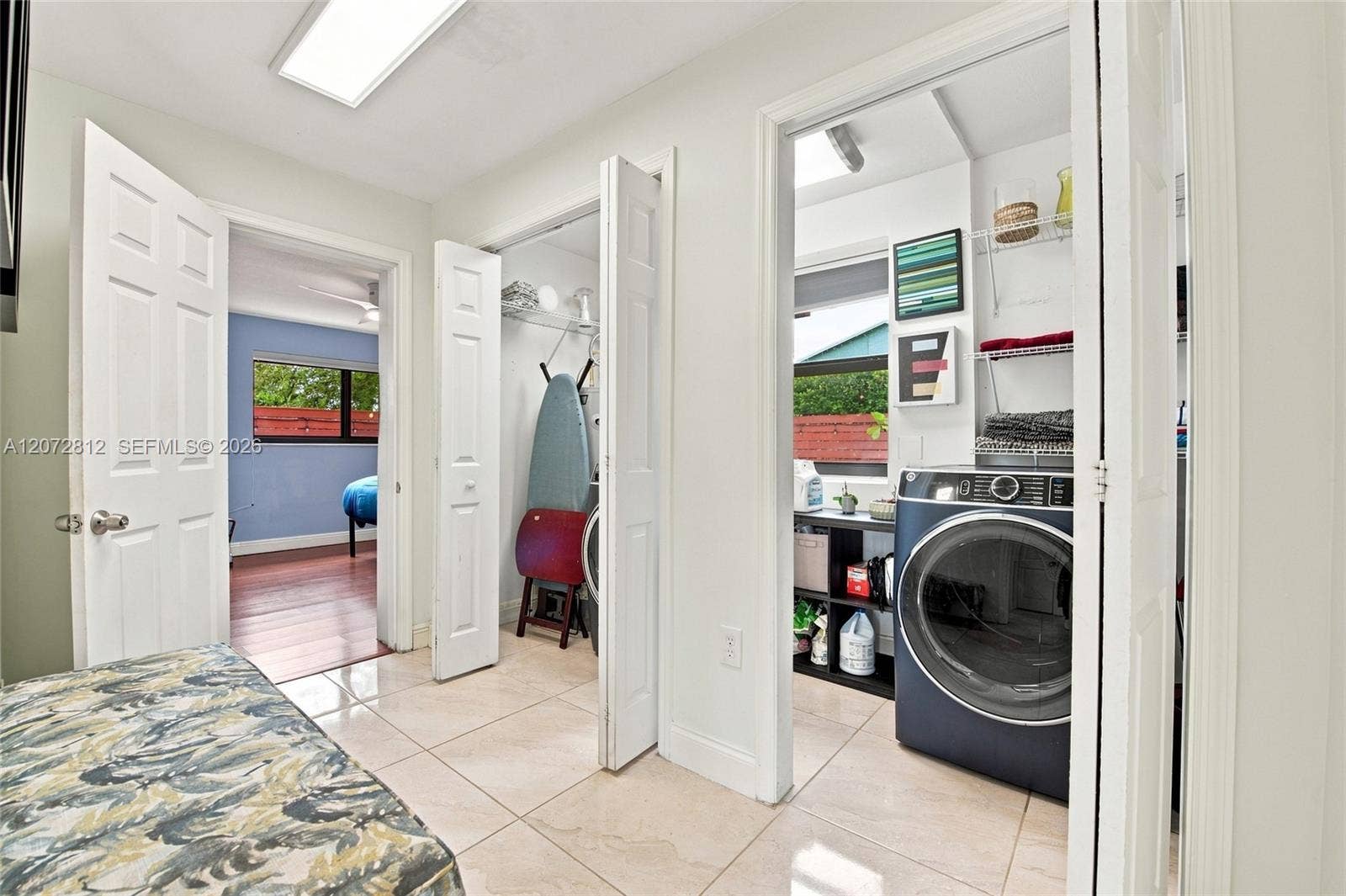 2616 NE 6th Avenue, Wilton Manors, FL 33334 Laundry in main unit