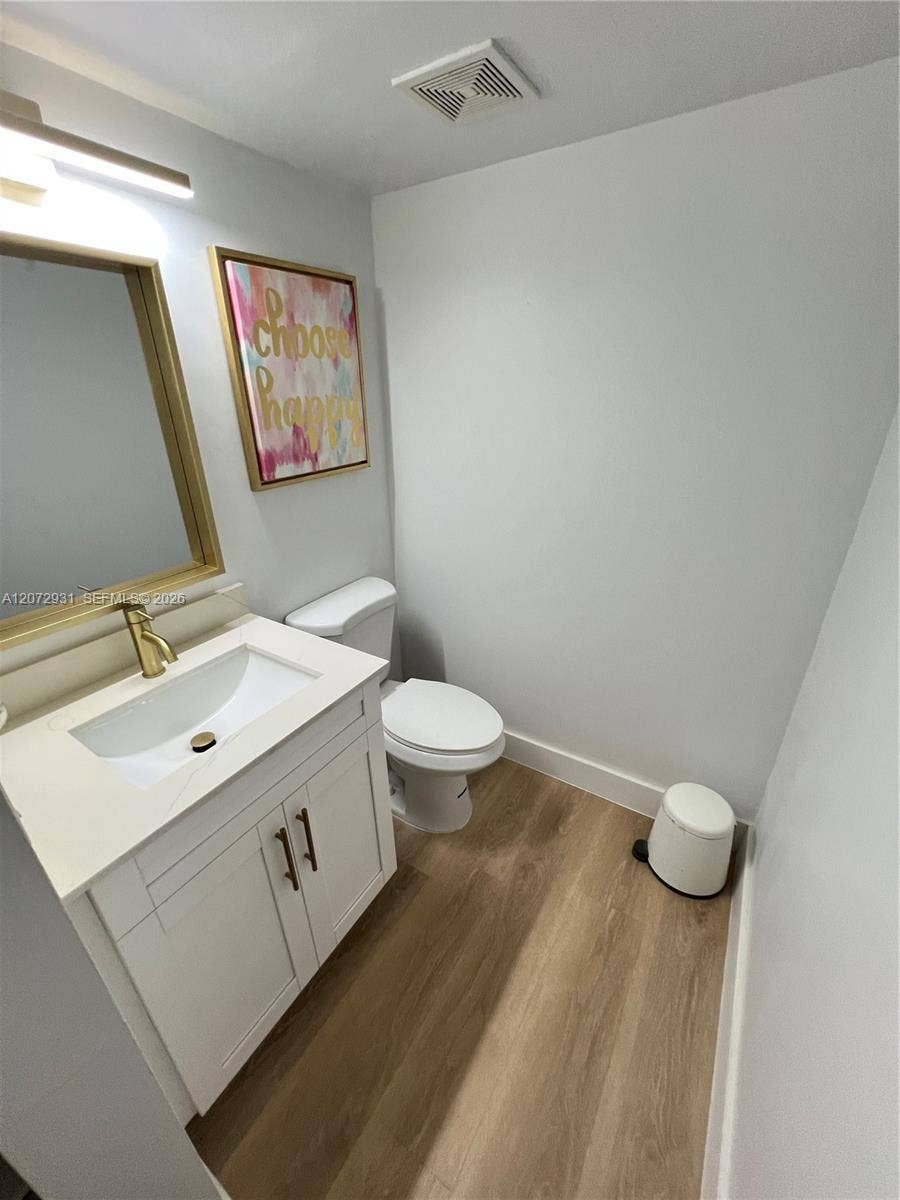 20500 W Country Club Drive, #117, Aventura, FL 33180 Photo 8