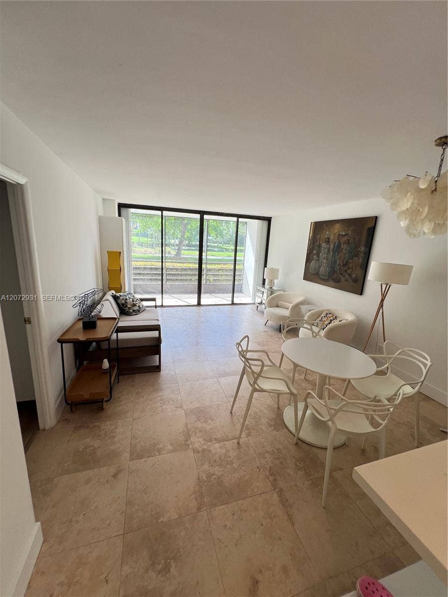 20500 W Country Club Drive, #117, Aventura, FL 33180 Photo 2