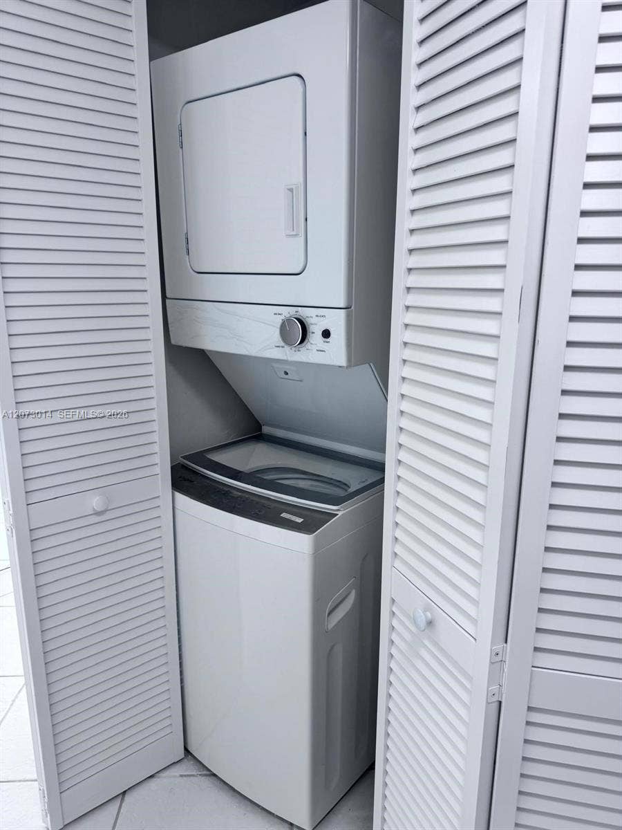 4010 Galt Ocean Drive, #1411, Fort Lauderdale, Fort Lauderdale, FL 33308 Brand new washer dryer