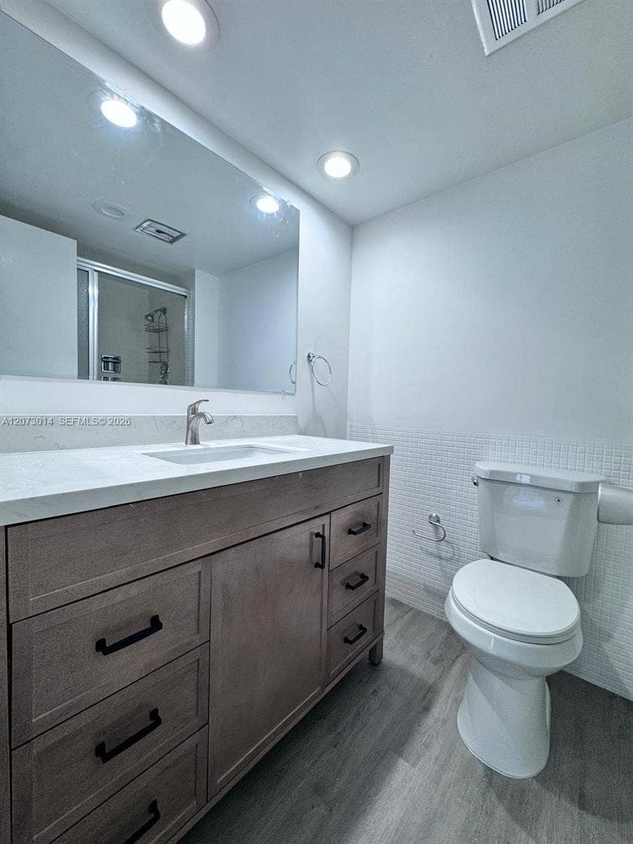 4010 Galt Ocean Drive, #1411, Fort Lauderdale, Fort Lauderdale, FL 33308 Primary Bedroom Bath2