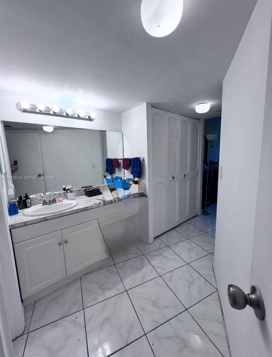 Aventura, FL 33180 Photo 17