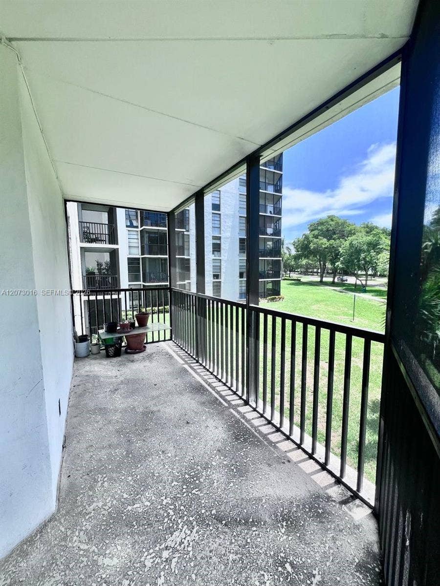 Aventura, FL 33180 Photo 5