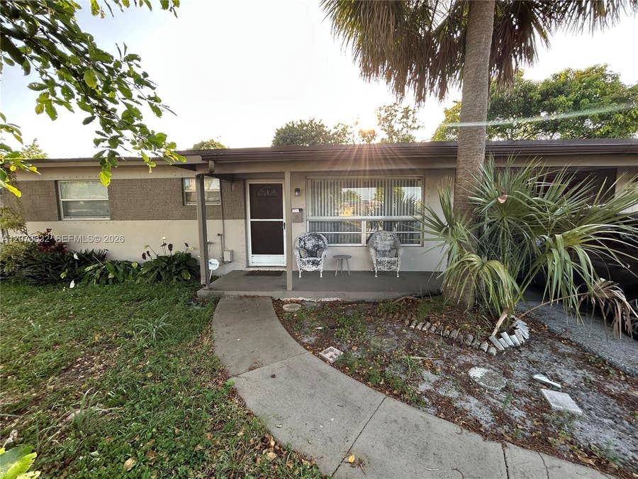 Property photo for 571 SW 29th Terrace, Fort Lauderdale, FL