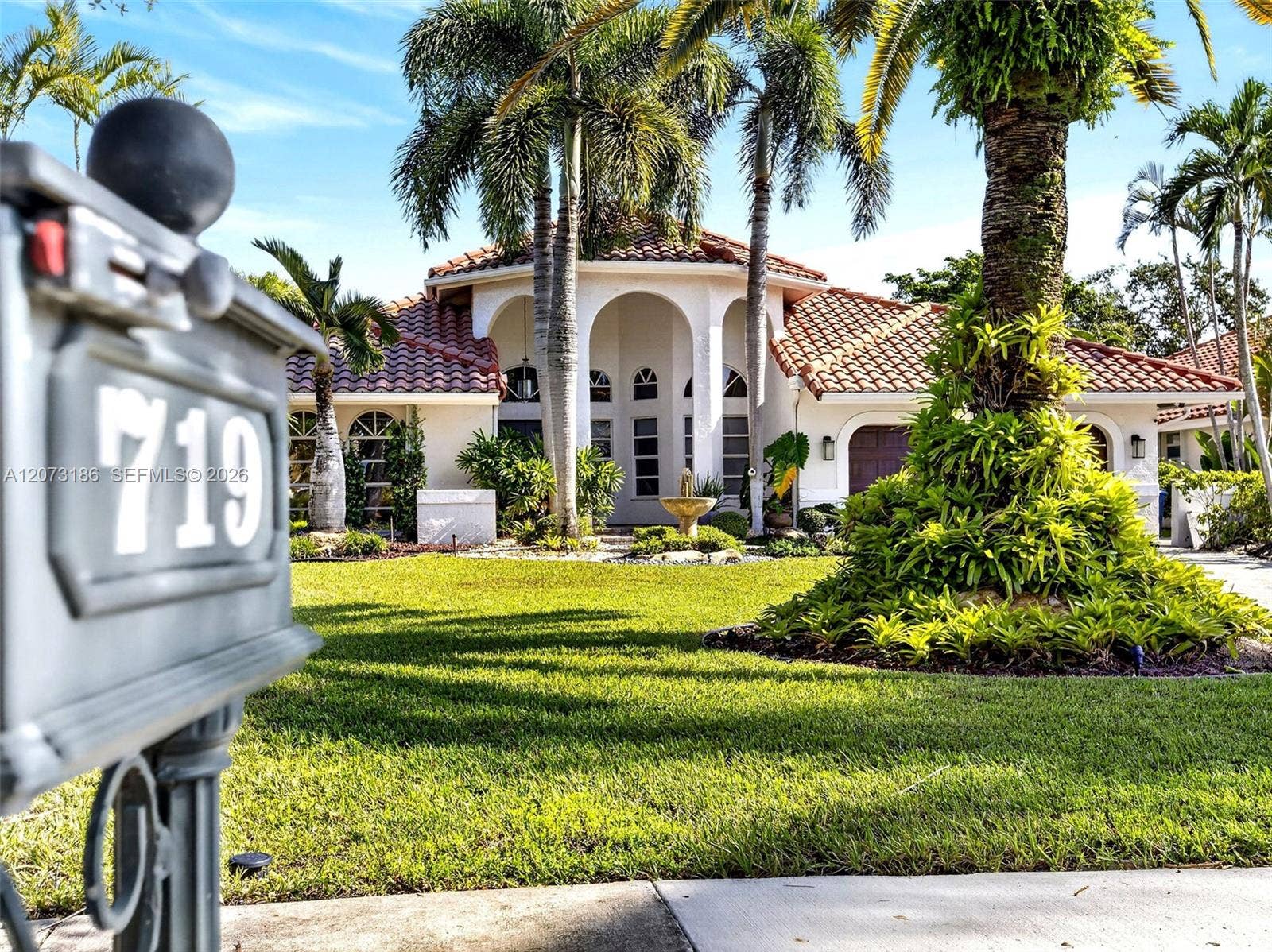 719 Crystal Court, Weston, FL 33326 Photo 3