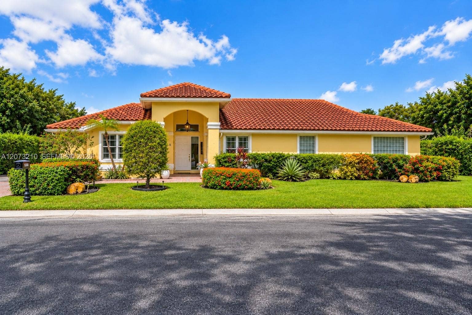 1090 SW 156th Avenue, Pembroke Pines, FL 33027 Photo 1