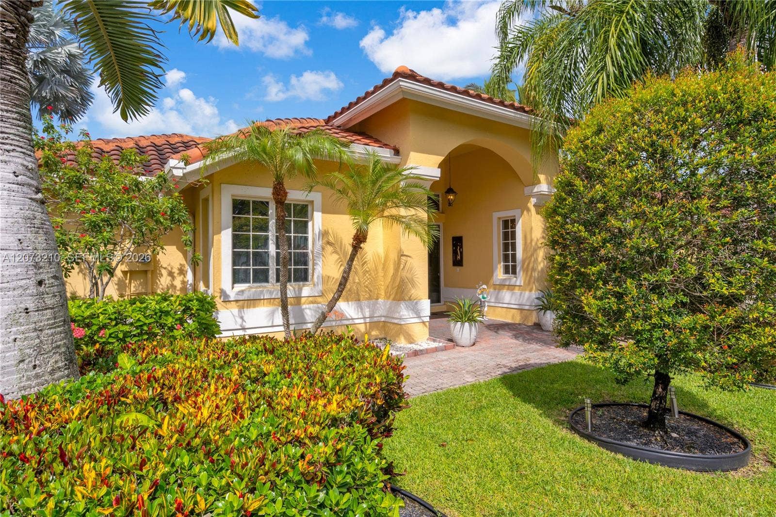 1090 SW 156th Avenue, Pembroke Pines, FL 33027 Photo 2