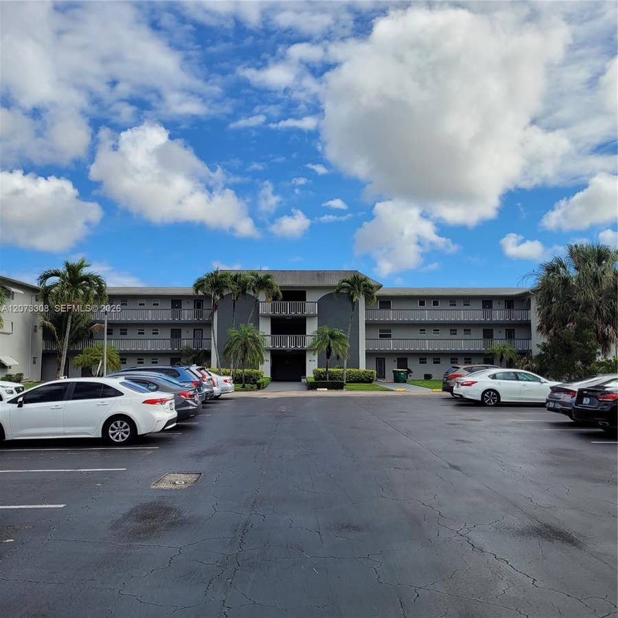 Property photo for 1001 Hillcrest Court, #215, Hollywood, FL
