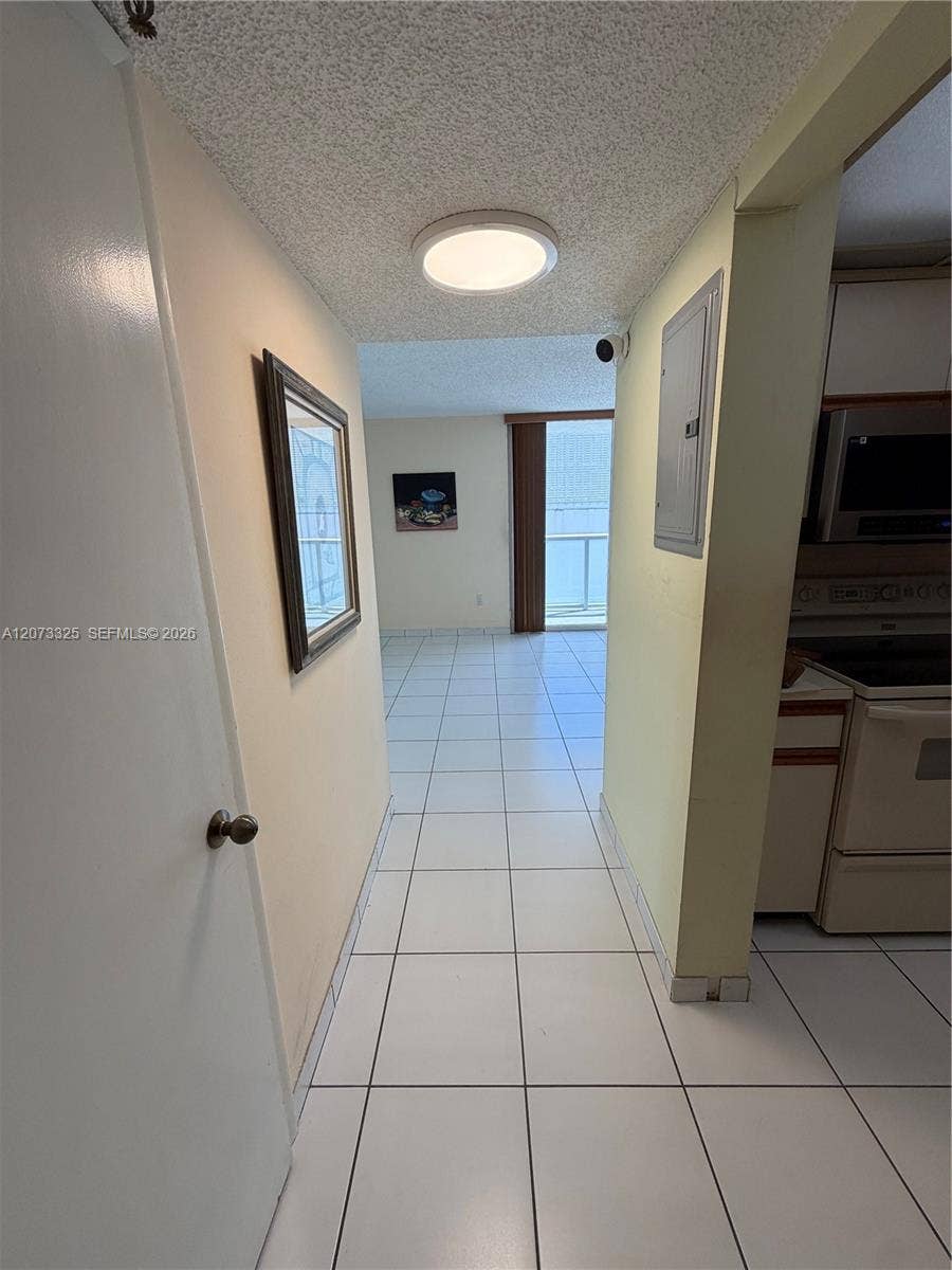 2457 Collins Avenue, #1405, Miami Beach, FL 33140 Photo 6