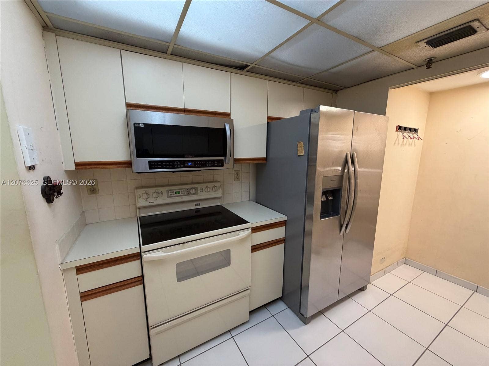 2457 Collins Avenue, #1405, Miami Beach, FL 33140 Photo 14