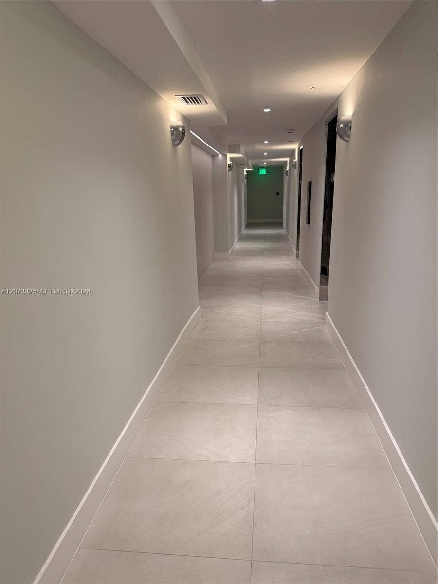 2457 Collins Avenue, #1405, Miami Beach, FL 33140 Photo 3