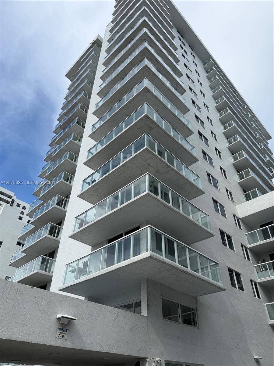 2457 Collins Avenue, #1405, Miami Beach, FL 33140 Photo 2