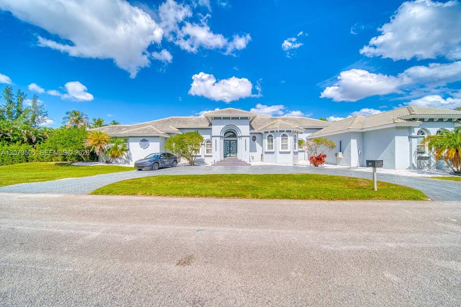 Property photo for 901 NW 122nd Avenue, Plantation, FL