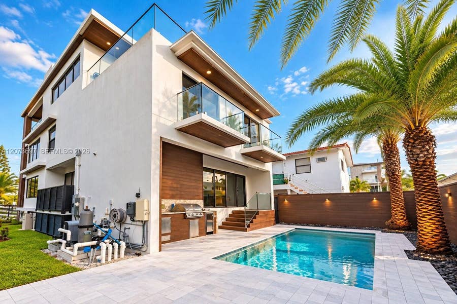 Property photo for 5601 N Ocean Drive, Hollywood, FL