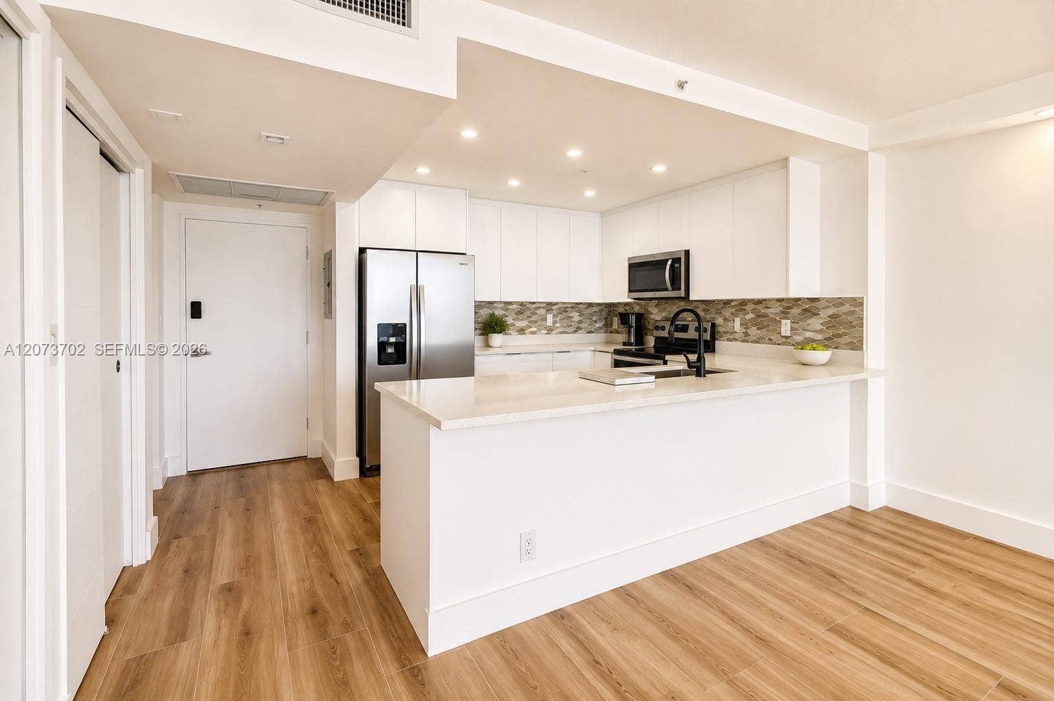 5601 Collins Avenue, #1009, Miami Beach, FL 33140 Photo 29