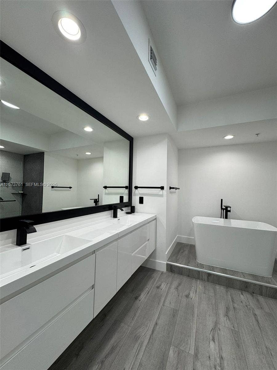 Property photo for 15051 Royal Oaks Lane, #1403, North Miami, FL