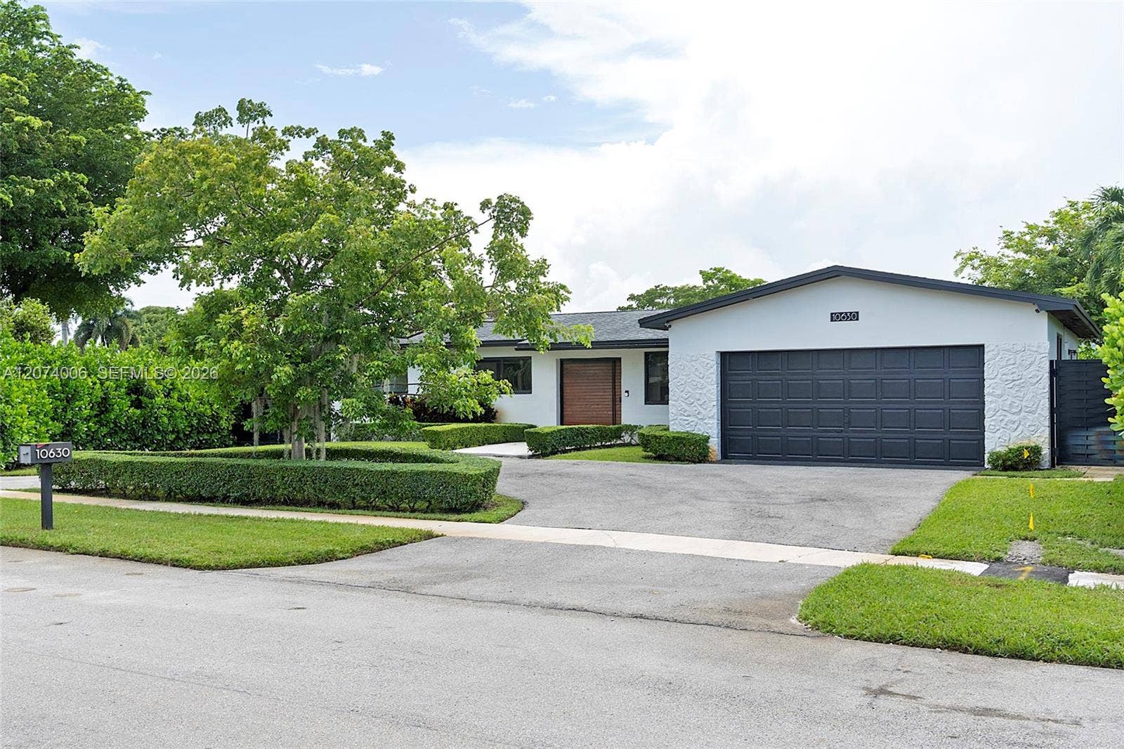 10630 NW 19th Place, Pembroke Pines, FL 33026 Photo 1