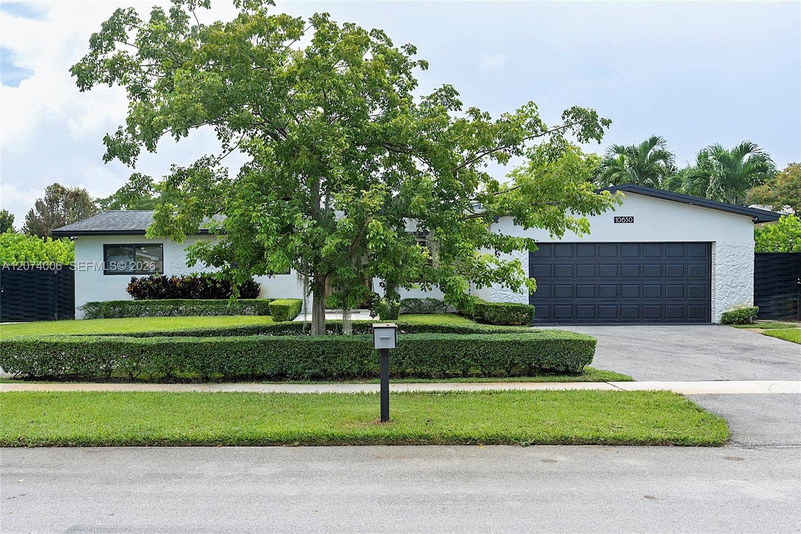 10630 NW 19th Place, Pembroke Pines, FL 33026 Photo 2