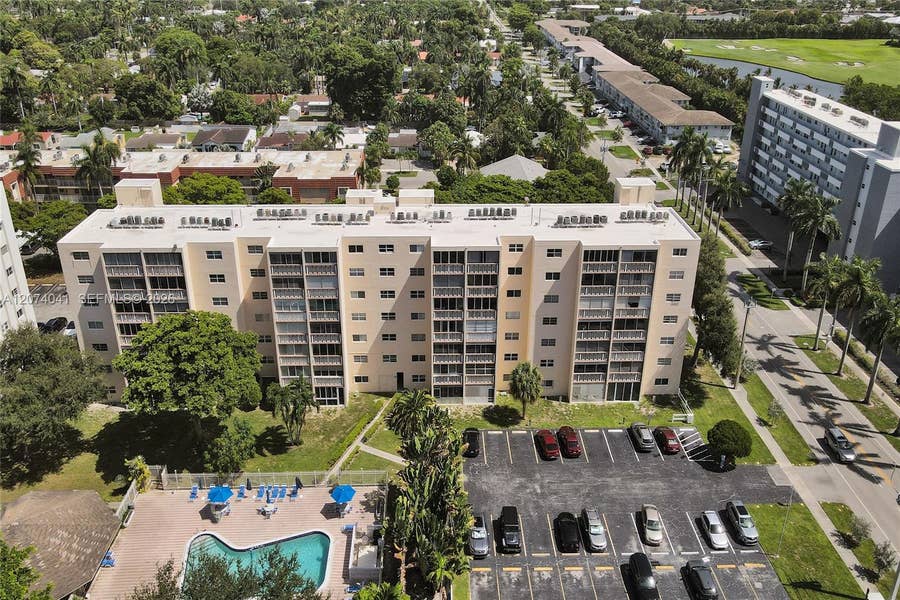 Property photo for 1001 NE 14th Avenue, #402, Hallandale Beach, FL