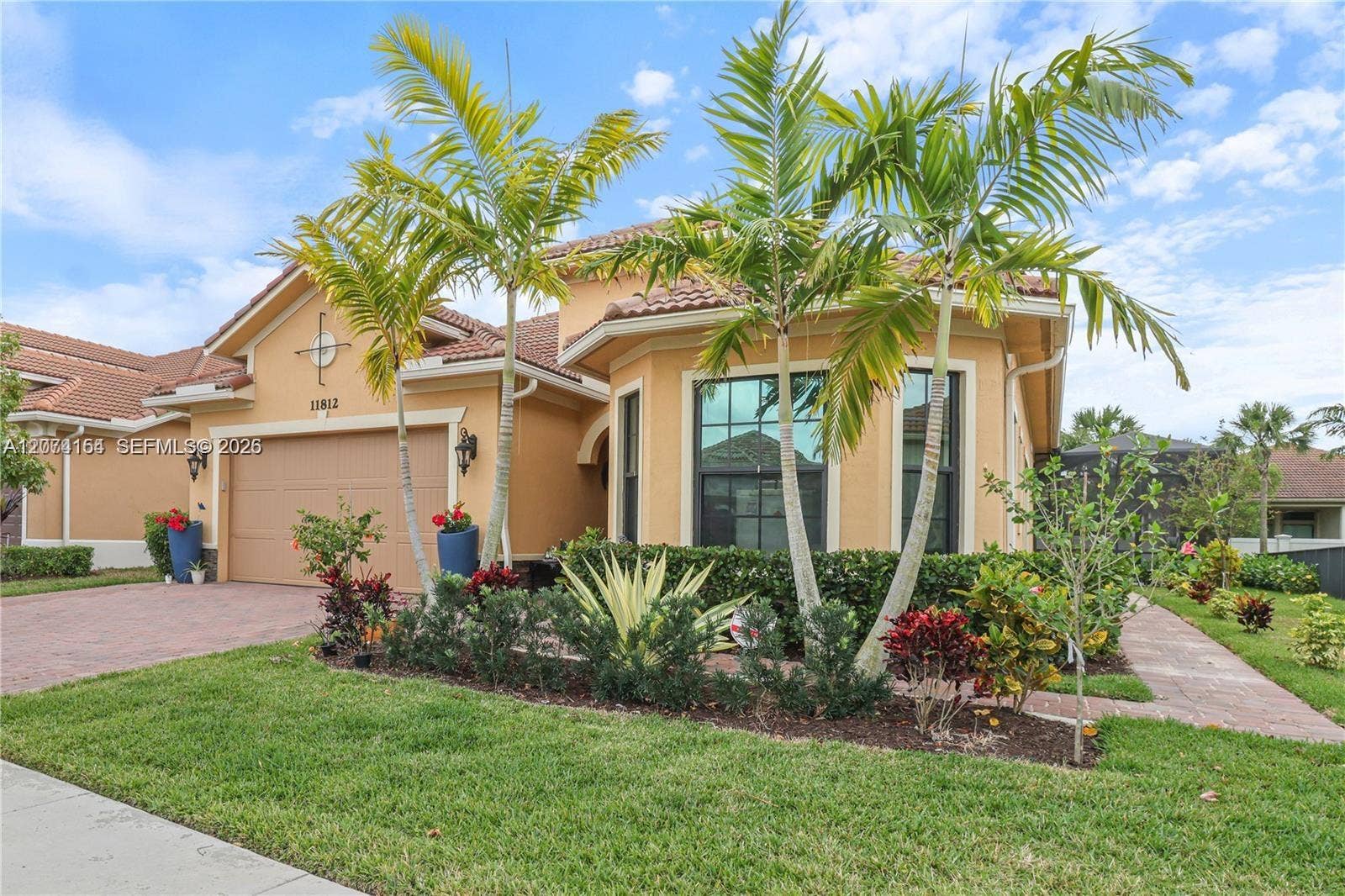 11812 S Cantal Circle S, Parkland, FL 33076 Photo 2