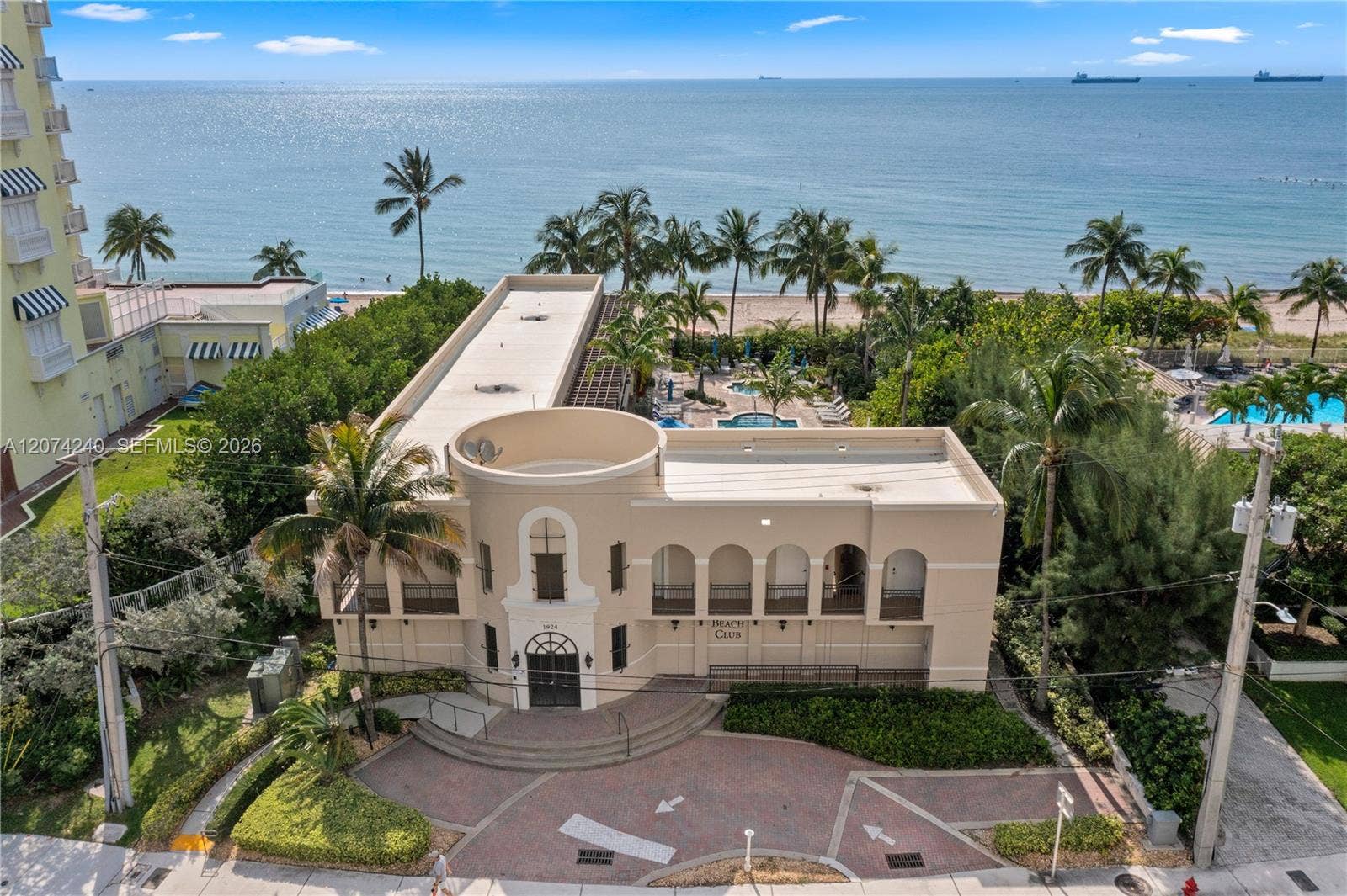 2011 N Ocean Boulevard, #401, Fort Lauderdale, Fort Lauderdale, FL 33305 Beach Club & Beach Access