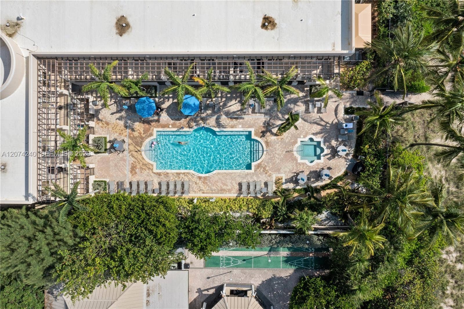2011 N Ocean Boulevard, #401, Fort Lauderdale, Fort Lauderdale, FL 33305 Oceanfron Pool