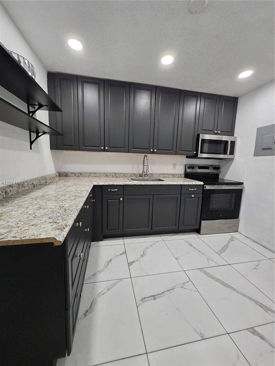 Property photo for 154 NW 14th Way, #B, Dania Beach, FL