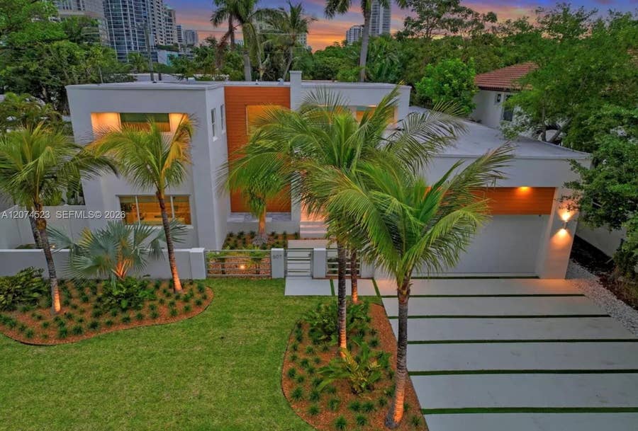 Property photo for 607 SE 6th Street, Fort Lauderdale, FL