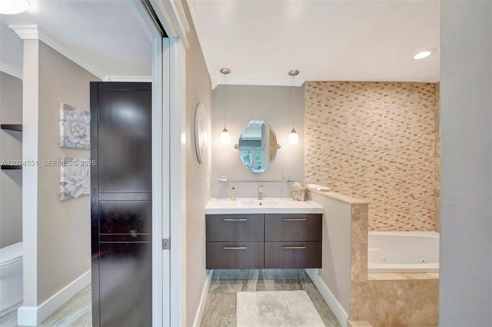 560 W Tropical Way, Plantation, FL 33317 Photo 14