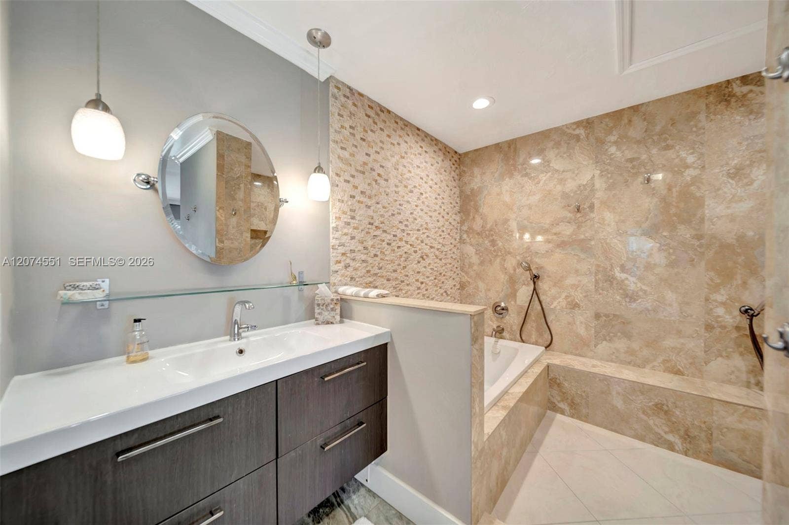 560 W Tropical Way, Plantation, FL 33317 Photo 15