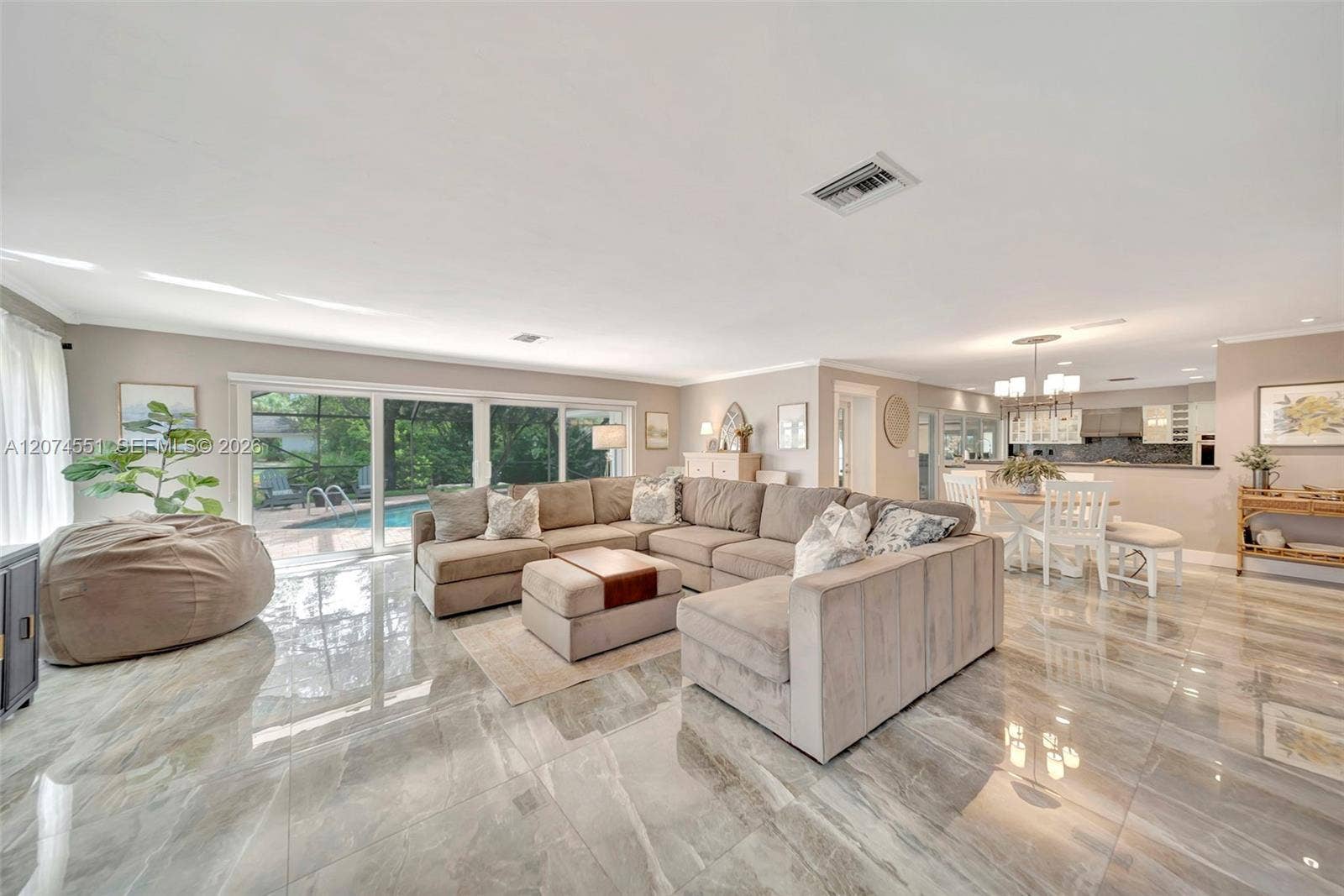 560 W Tropical Way, Plantation, FL 33317 Photo 18