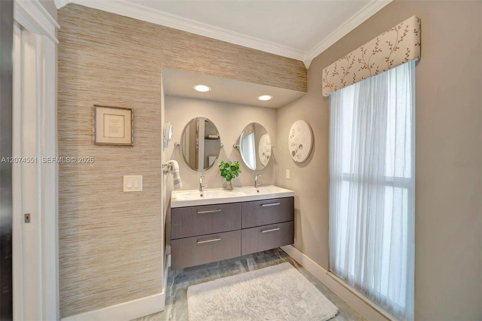 560 W Tropical Way, Plantation, FL 33317 Photo 17