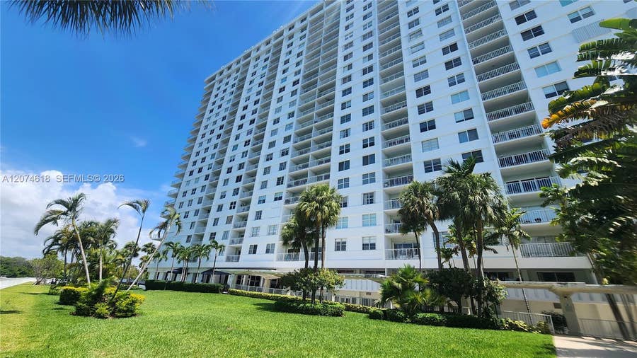 Property photo for 500 Bayview Drive, #1725, Sunny Isles Beach, FL