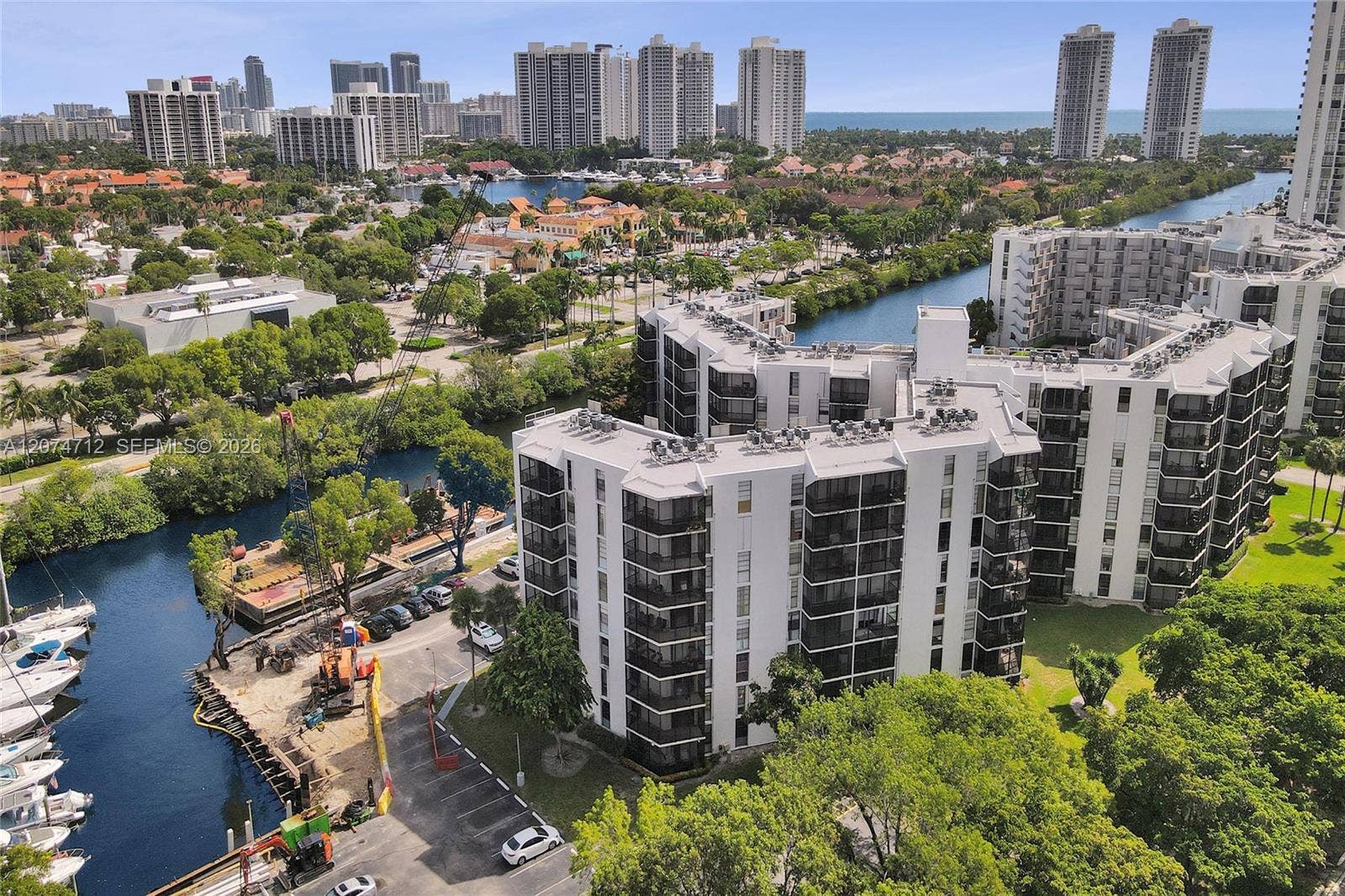 3401 N Country Club Drive, #EI403, Aventura, FL 33180 Photo 3