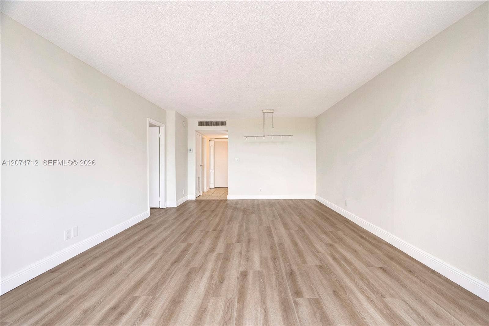 3401 N Country Club Drive, #EI403, Aventura, FL 33180 Photo 14
