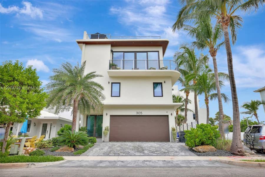 Property photo for 305 Oak Street, Hollywood, FL