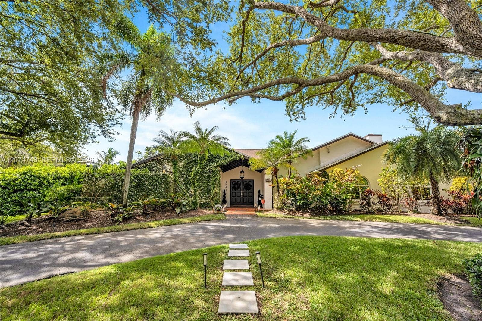 8440 SW 182nd Terrace, Palmetto Bay, FL 33157 Photo 2